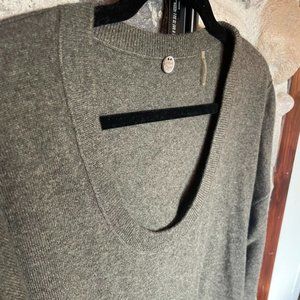 LIKE NEW - GORGEOUS Olive Green - Margaret O'Leary Cashmere Sweater - Size M